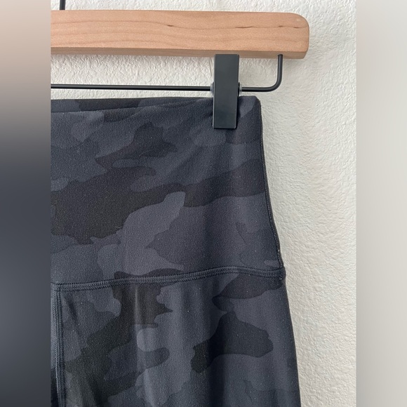 Lululemon Align Pant 28" | Heritage 365 Camo Deep Coal Multi | Size 6 - Picture 7 of 8